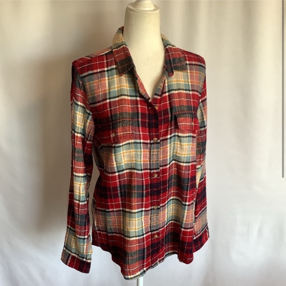 NWOT American Eagle Outfitters Red Plaid Flannel Long Sleeve Shirt